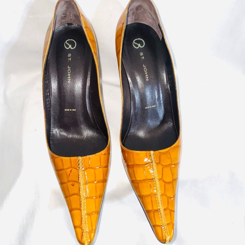 St. John Embossed Croc Pumps - Picture 3 of 7